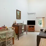 Angelina's Cute House * Neápolis