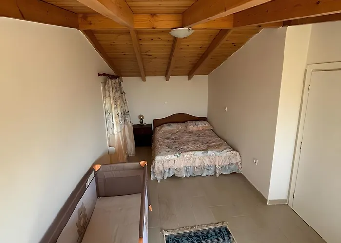 Angelina's Cute House * Neapoli Voion